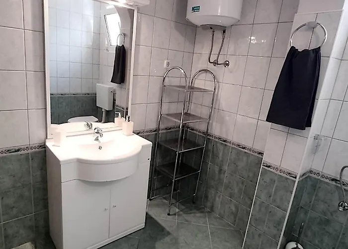 Apartments Frankic דירה ראב