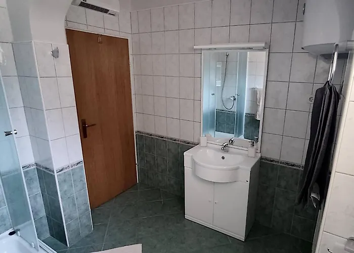 Apartments Frankic דירה ראב